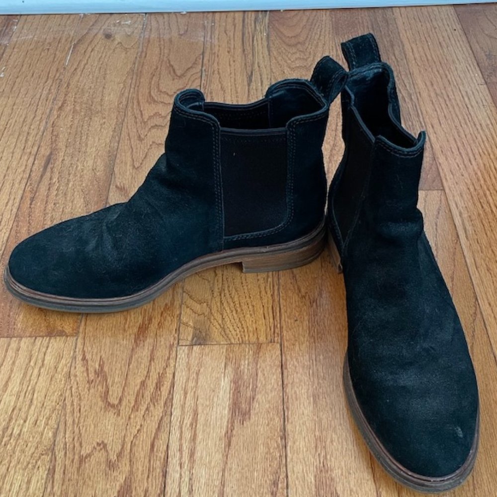 Clarks black suede ankle boots sz 9